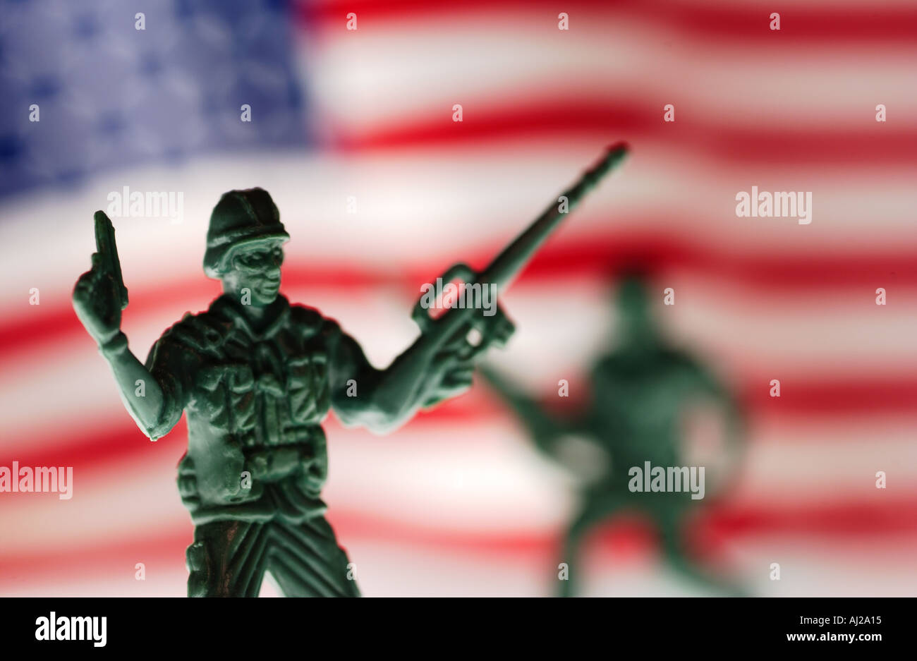 Les soldats de l'Armée de jouets avec le drapeau américain Banque D'Images