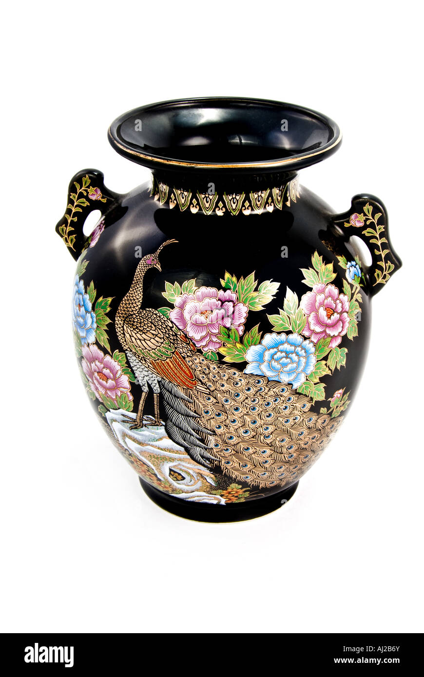 Belle asiatique vase avec peinture d'un paon et plumes avec garniture de fleurs en or et des pastels Banque D'Images