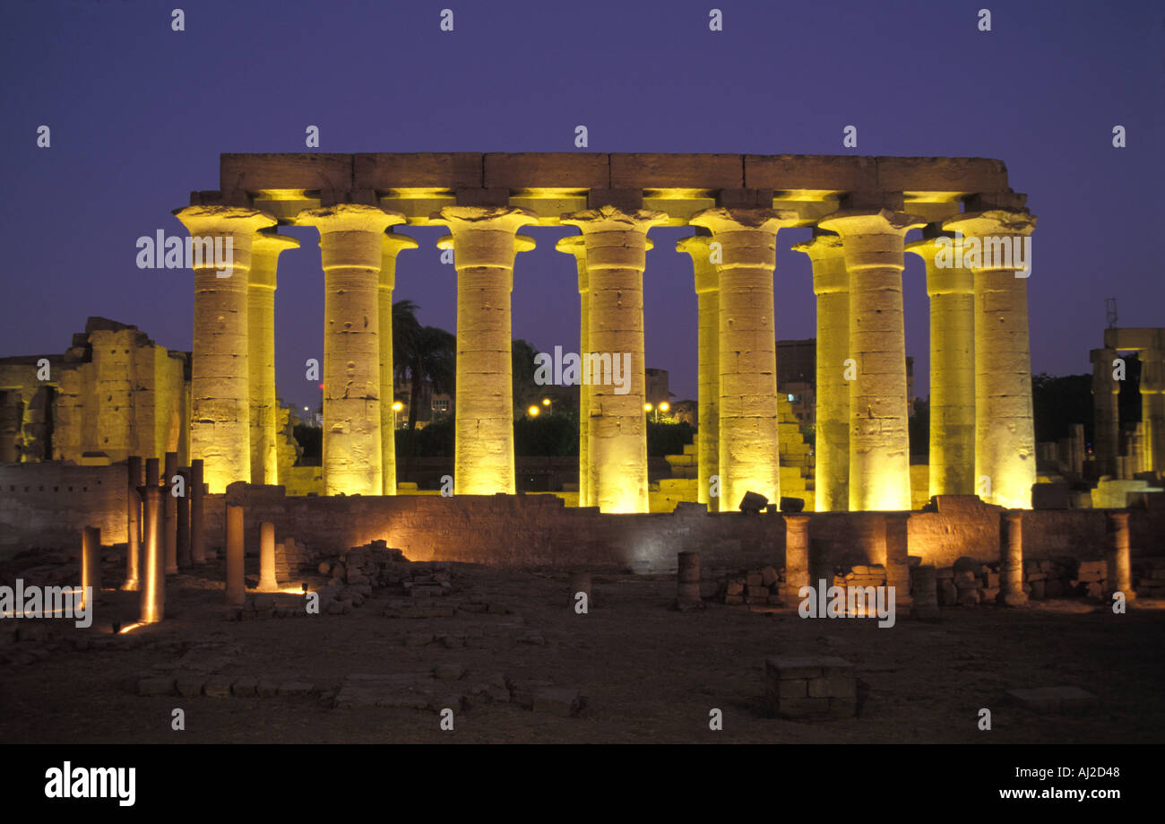 Le temple de Louxor de nuit, Egypte Banque D'Images