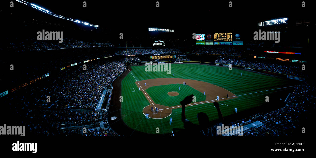 USA Washington Seattle Mariners de Seattle en ligue majeure de baseball jeu jouer à Safeco Field sur nuit d'été Banque D'Images