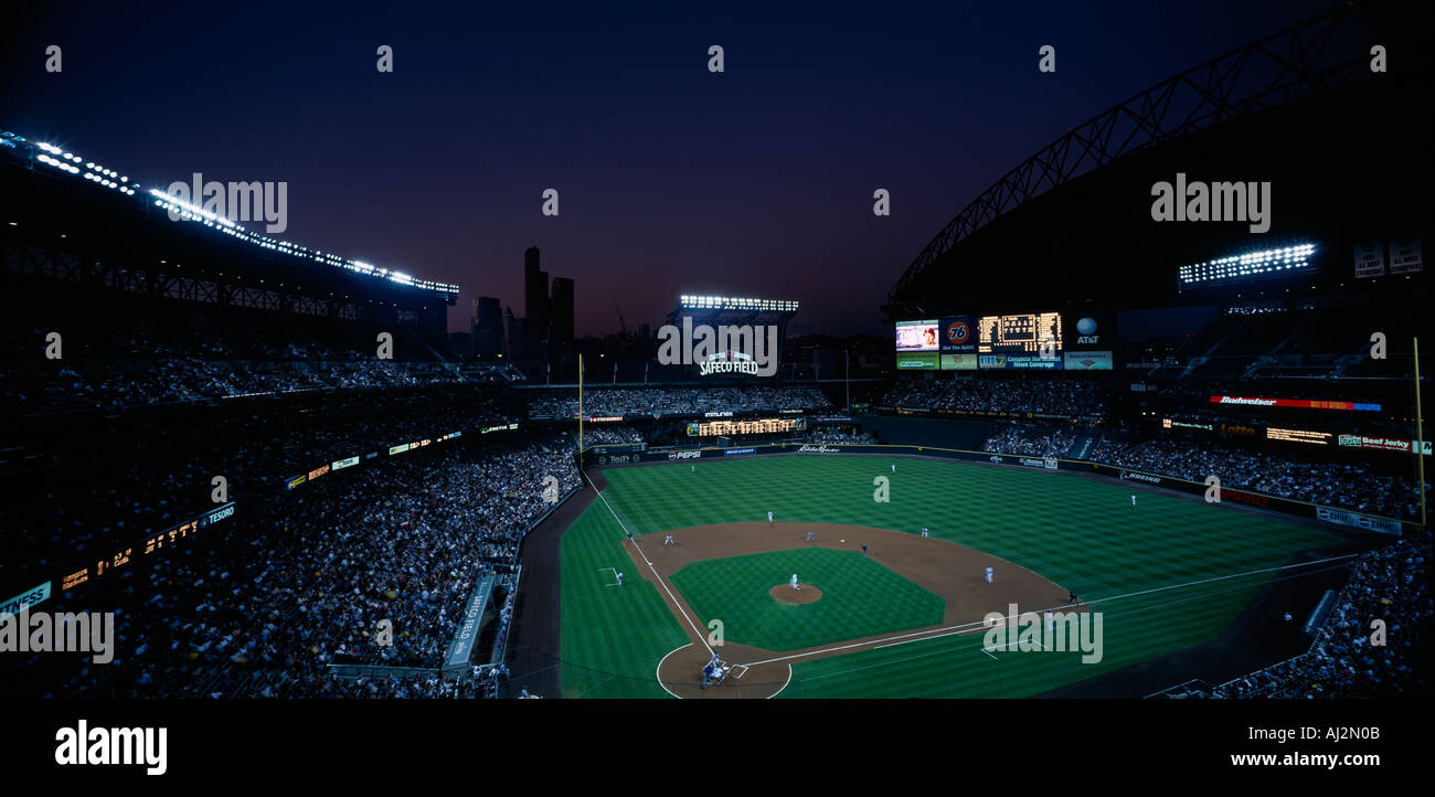 USA Washington Seattle Mariners de Seattle en ligue majeure de baseball jeu jouer à Safeco Field sur nuit d'été Banque D'Images