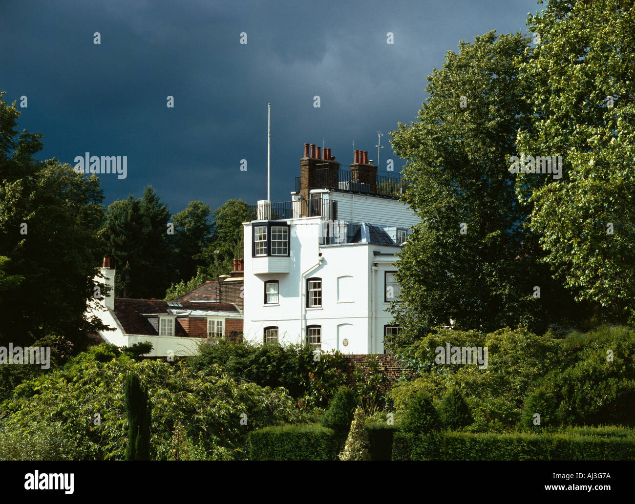 Chambre connu comme les amiraux Chambre à Hampstead London UK sous un ciel d'orage Banque D'Images