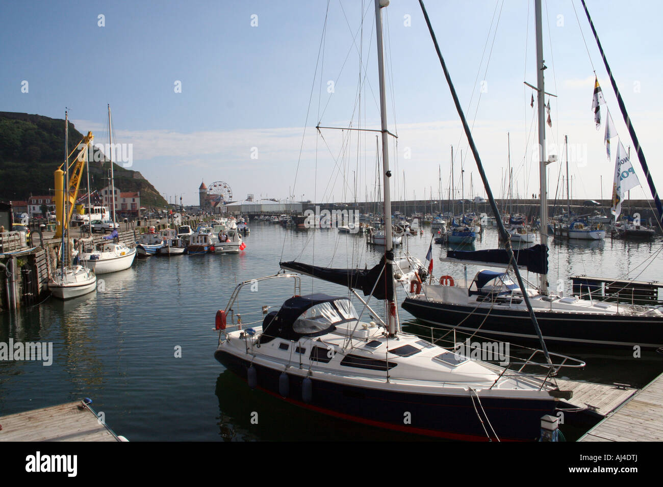 Vue générale du port de Scarborough, représenté à l'yotrkshire en Angleterre, Royaume-Uni Banque D'Images