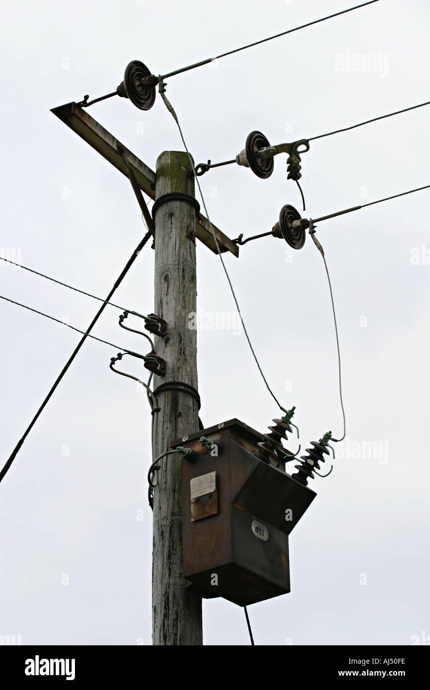 Ancien transformateur sur poteau télégraphique North Yorkshire Banque D'Images