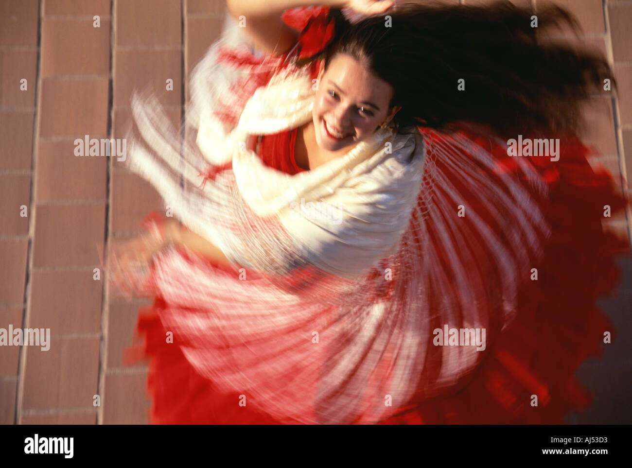 Jeune fille espagnole flamenco danse mouvement Tourbillon, Andalousie, espagne. Banque D'Images