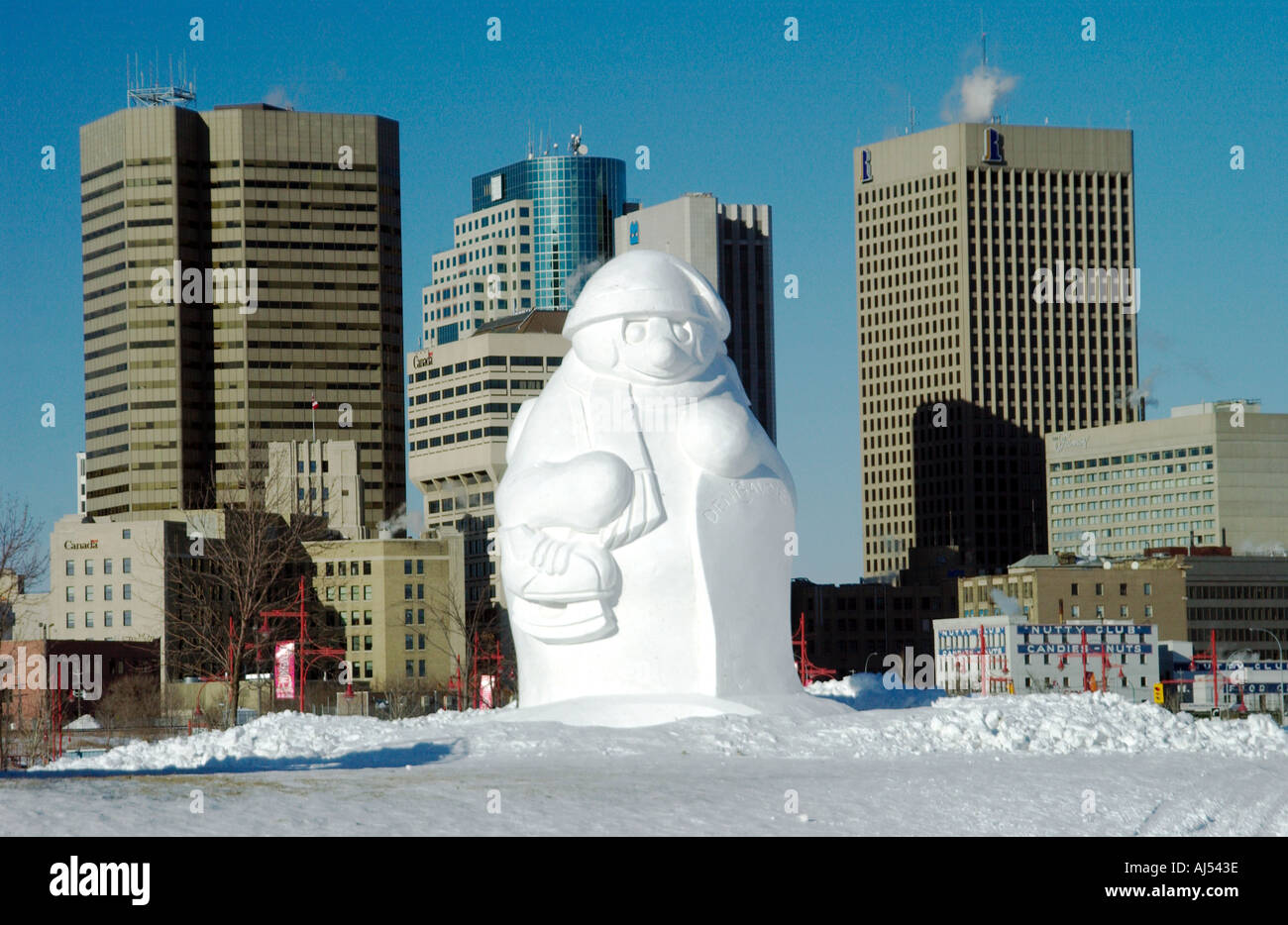 Sculpture de neige et toits de Winnipeg en hiver Banque D'Images