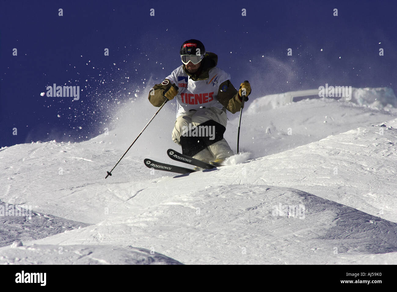 Ski de bosses Banque de photographies et d'images à haute résolution - Alamy