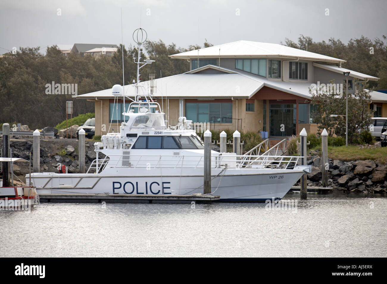 Bateau à moteur de police au port à Coffs Harbour, en Nouvelle Galles du sud , Australie Banque D'Images