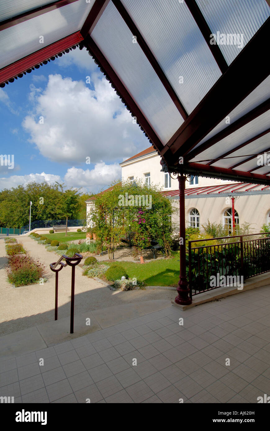 Jardins de centre thermal, La Roche-Posay, Vienne, France. Banque D'Images