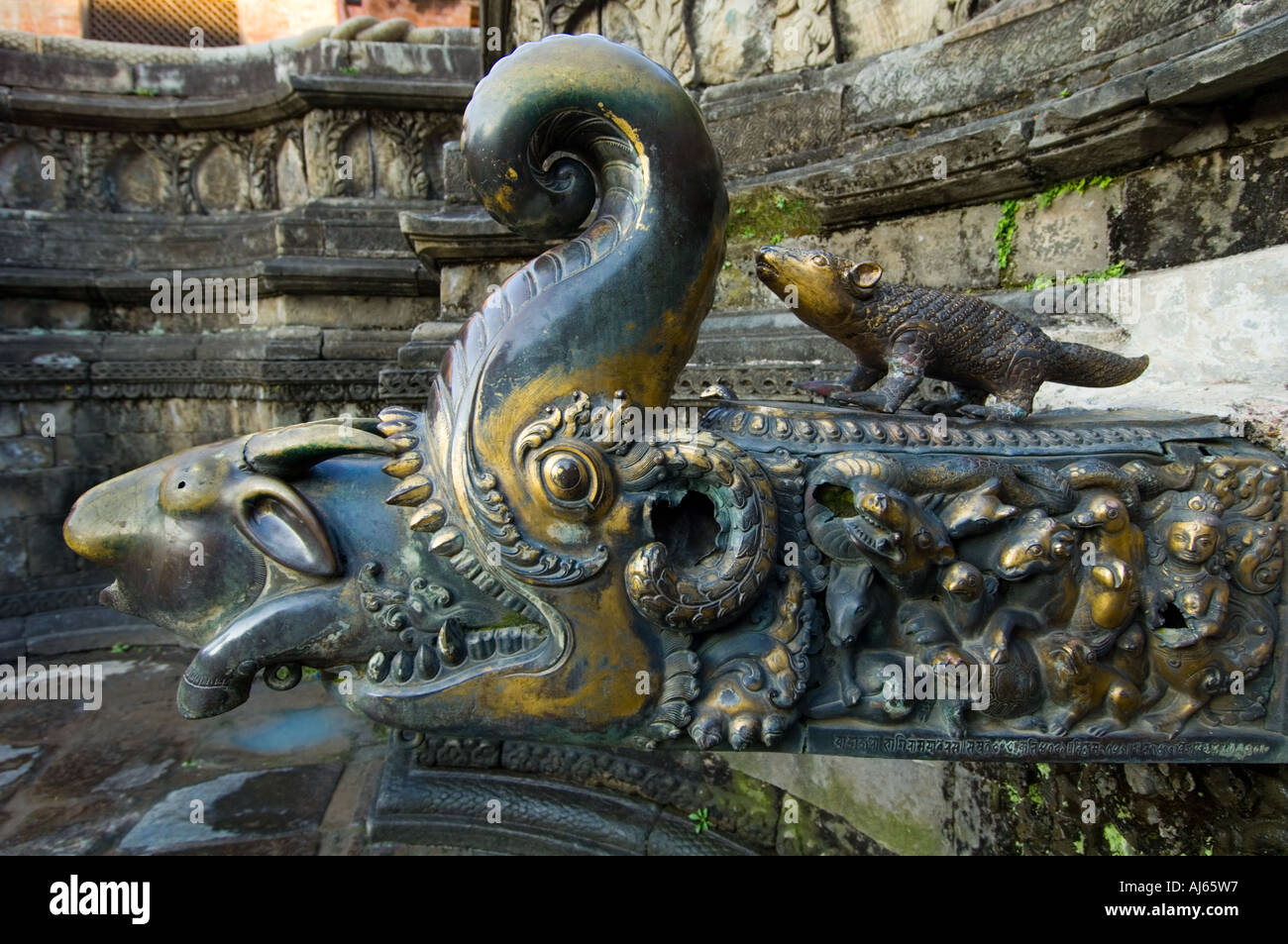 PATAN golden or bronze figure sculpture dans Bakhtapur Asie Népal rois king palace coucher du soleil coucher du soleil Gargoyle Banque D'Images