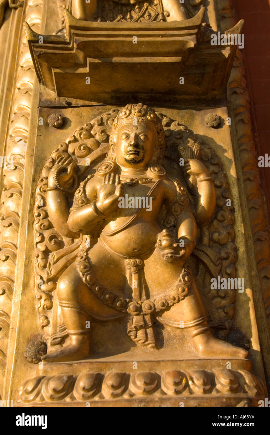 Or golden PATAN figure sculpture en Asie Népal Bakhtapur kings palace king coucher du soleil coucher du soleil Banque D'Images