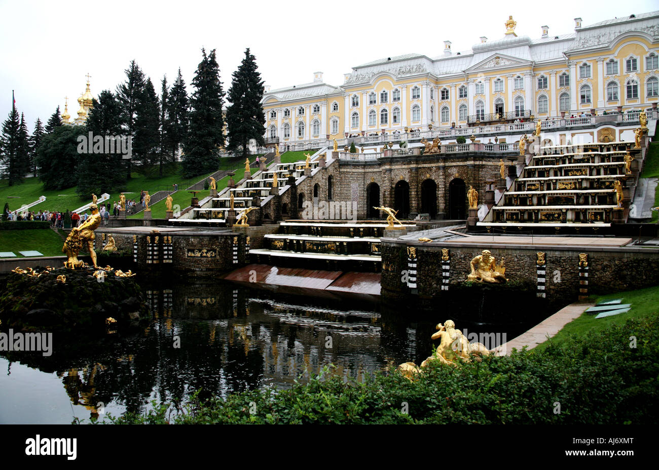 Fontaines de Peterhof au repos Banque D'Images