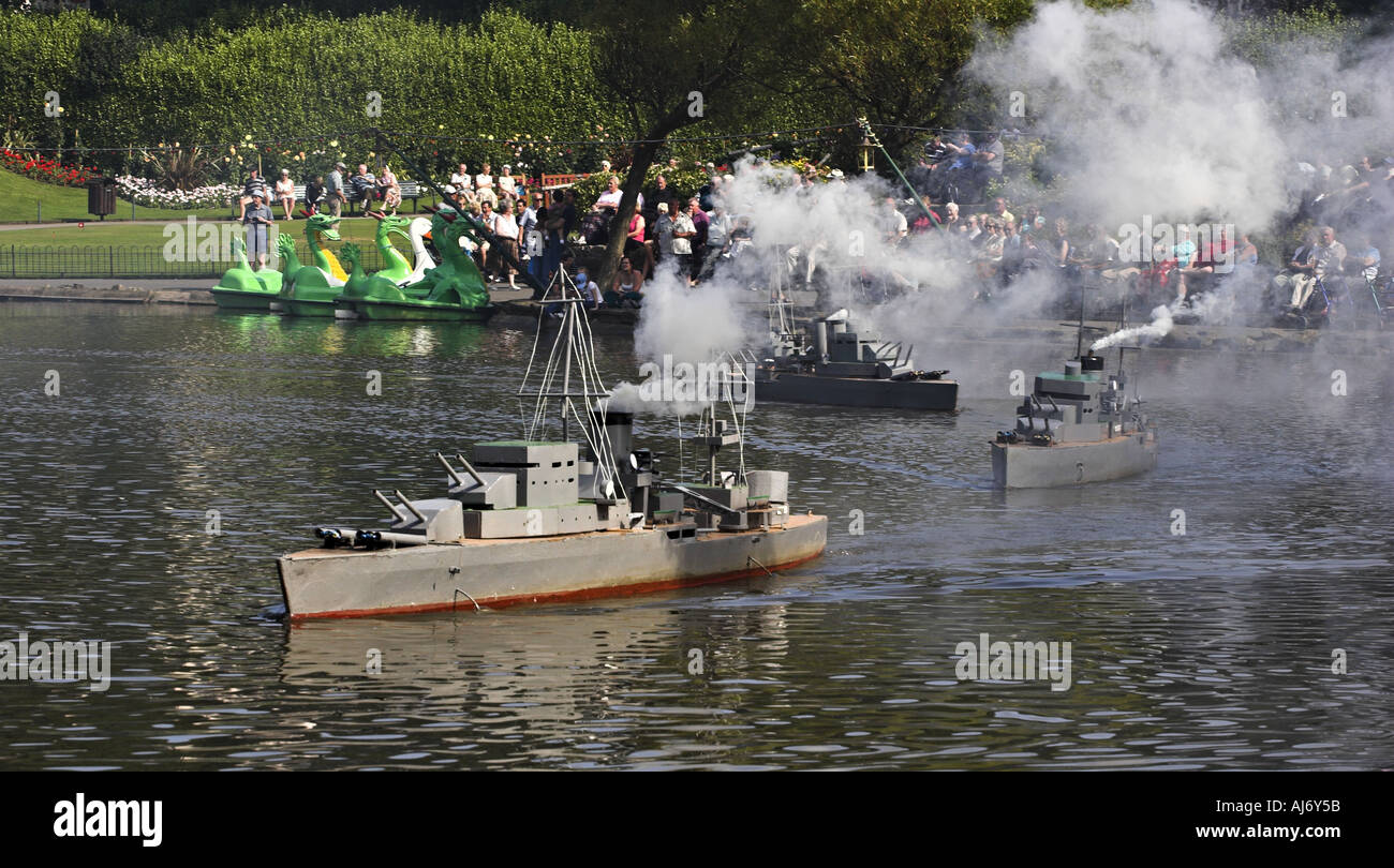 La guerre navale à Peasholm Park Scarborough Yorkshire UK Banque D'Images