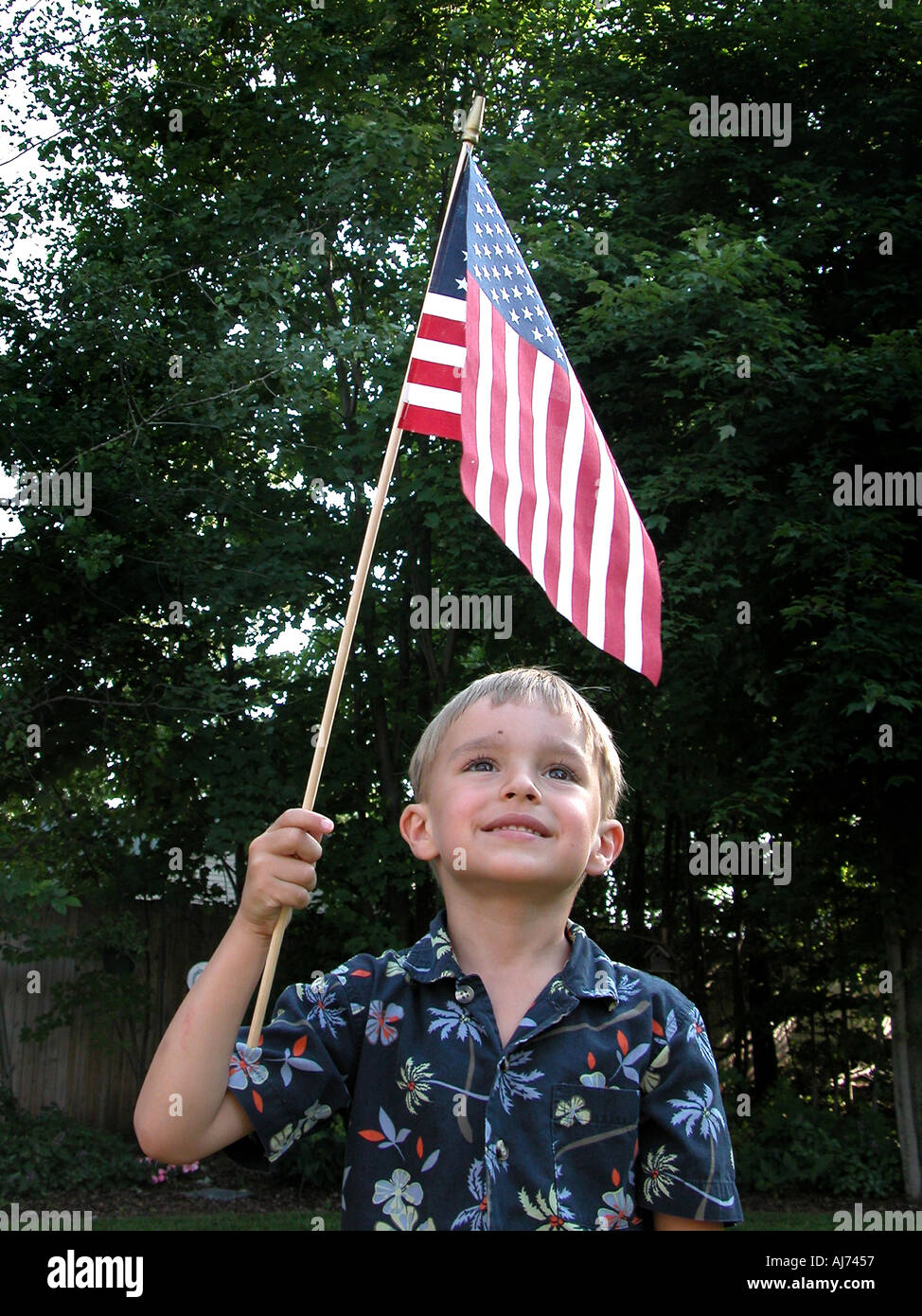 Close Up de l'enfant mâle avec drapeau Banque D'Images