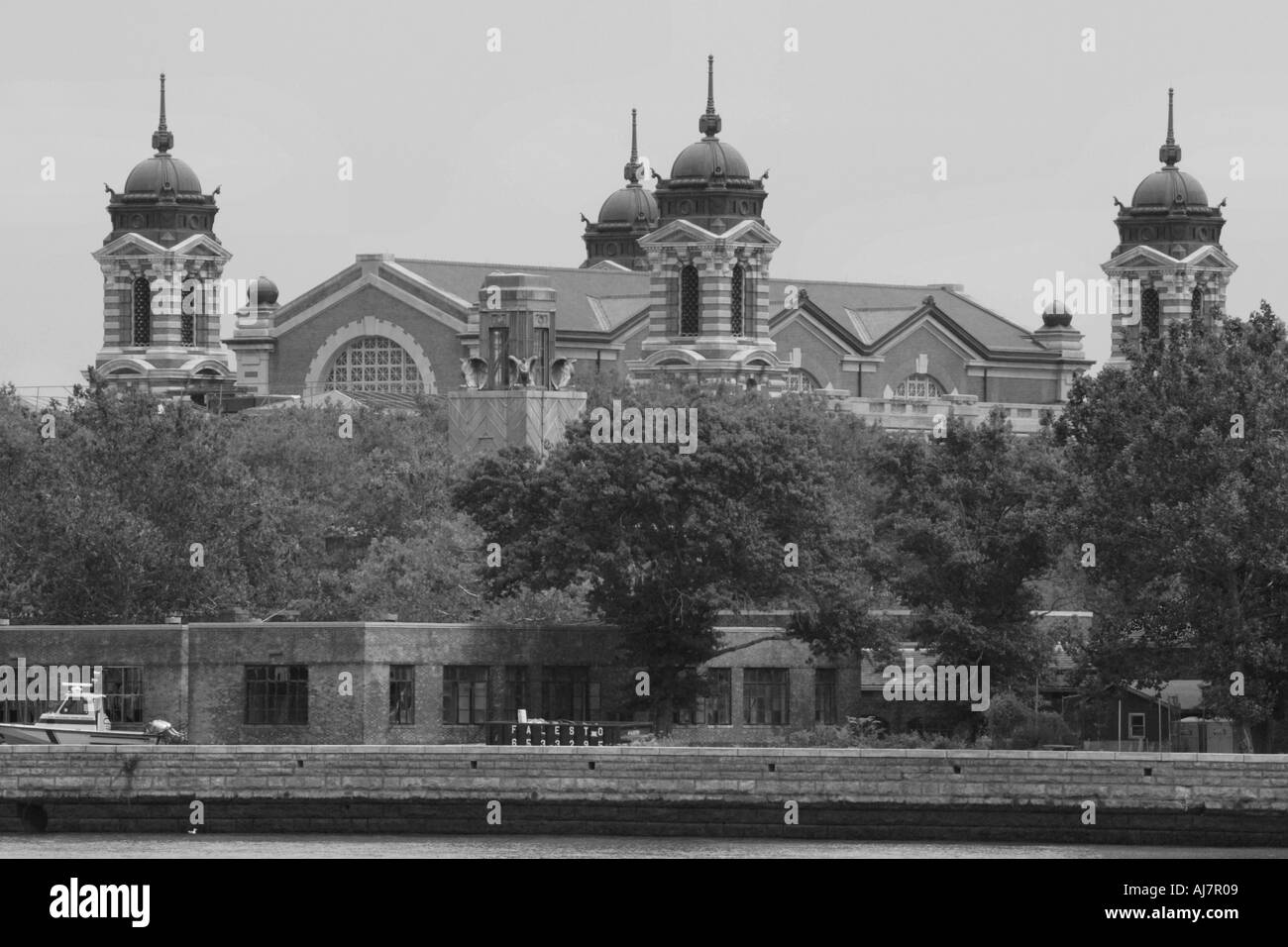 Ellis Island vue du Liberty State Park dans le New Jersey Jersey City Banque D'Images