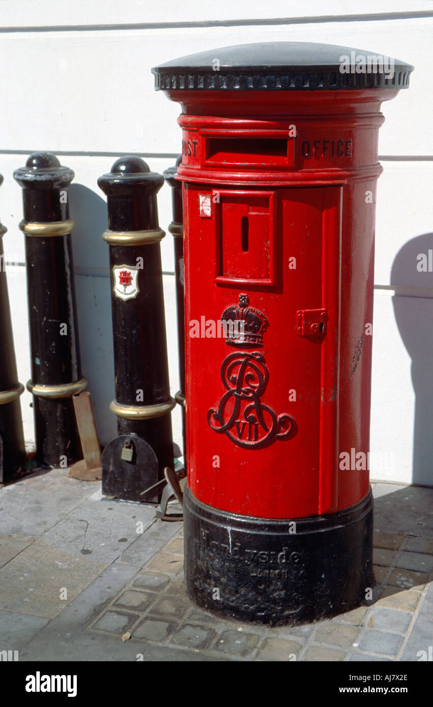 Le style britannique postbox en Casemates Square, Gibraltar Banque D'Images
