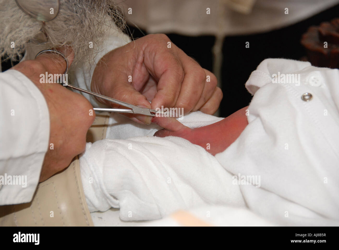 Cérémonie de circoncision Brit Mila Photo Stock - Alamy