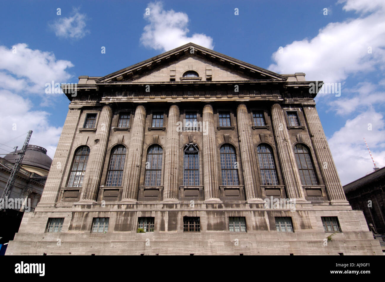 Façade classique du Musée Pergamon de Berlin Allemagne Banque D'Images