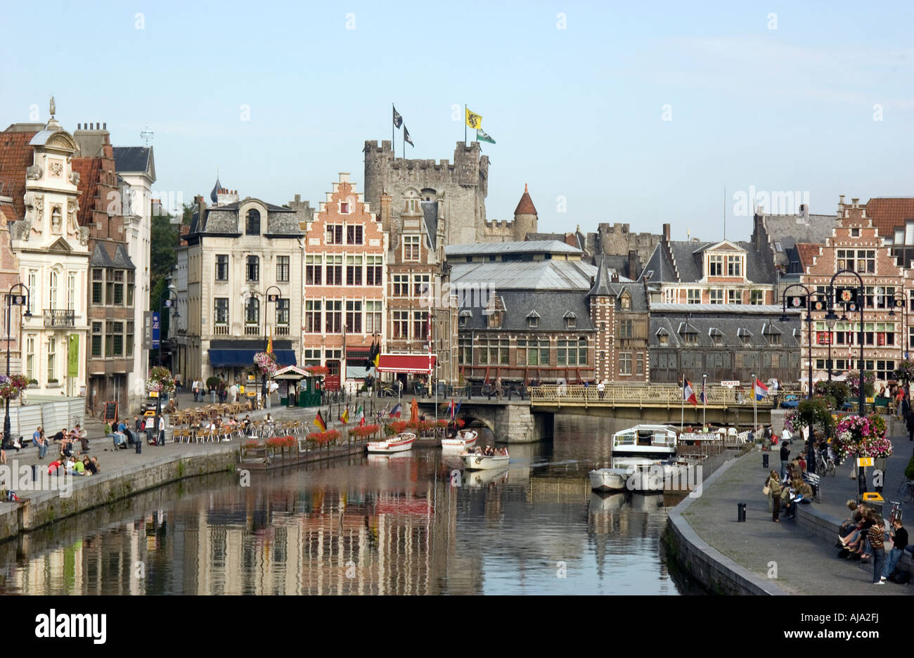 Cafés et restaurants le long du canal de Gand Gand Belgique Banque D'Images