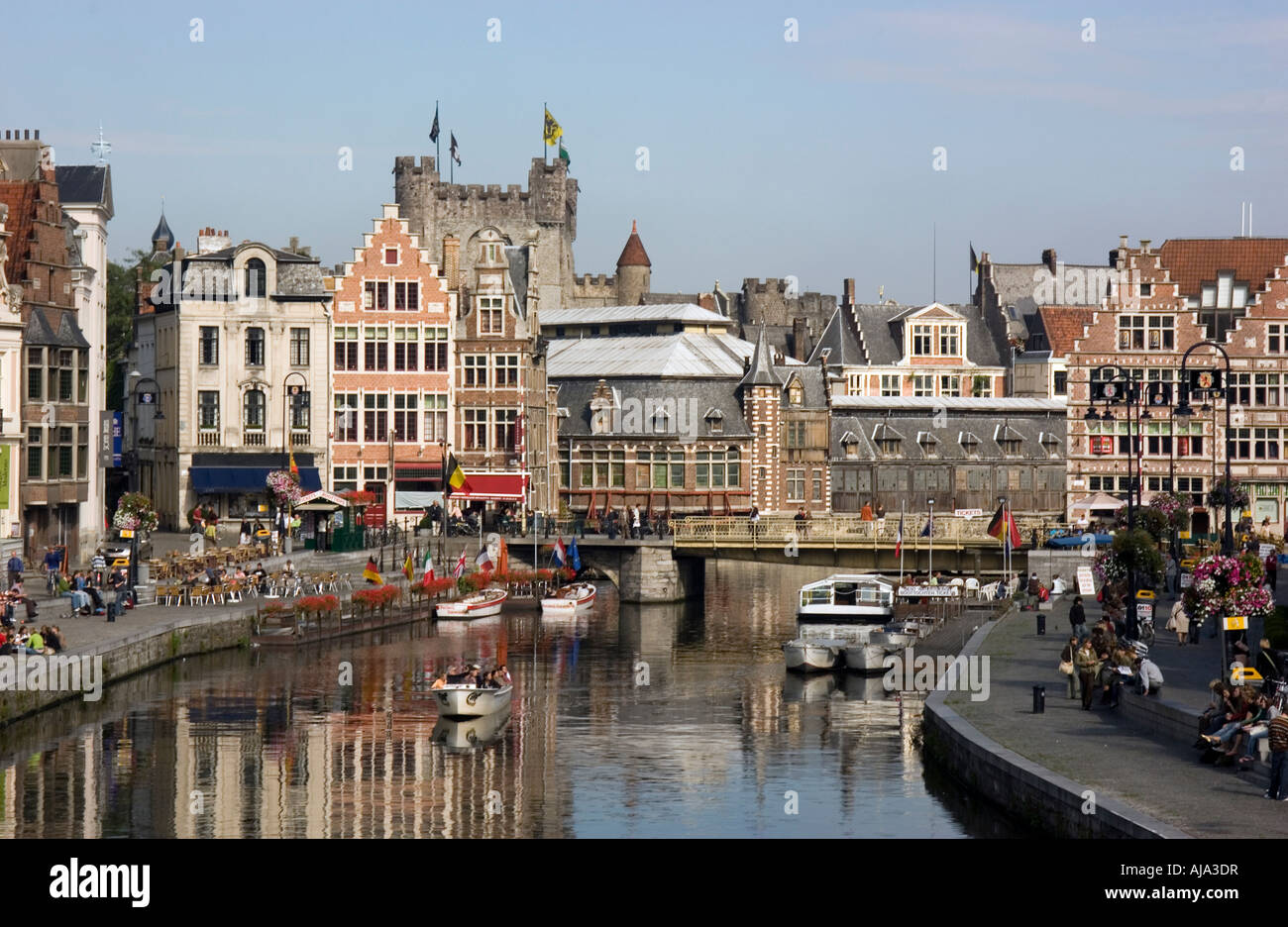 Cafés et restaurants le long du canal de Gand Gand Belgique Banque D'Images