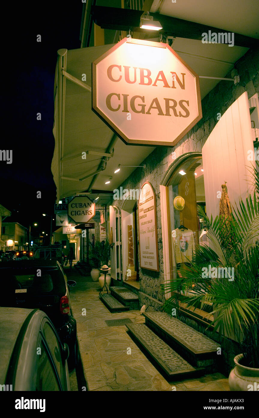 St Barths, shopping à Gustavia pour cigares cubains Banque D'Images