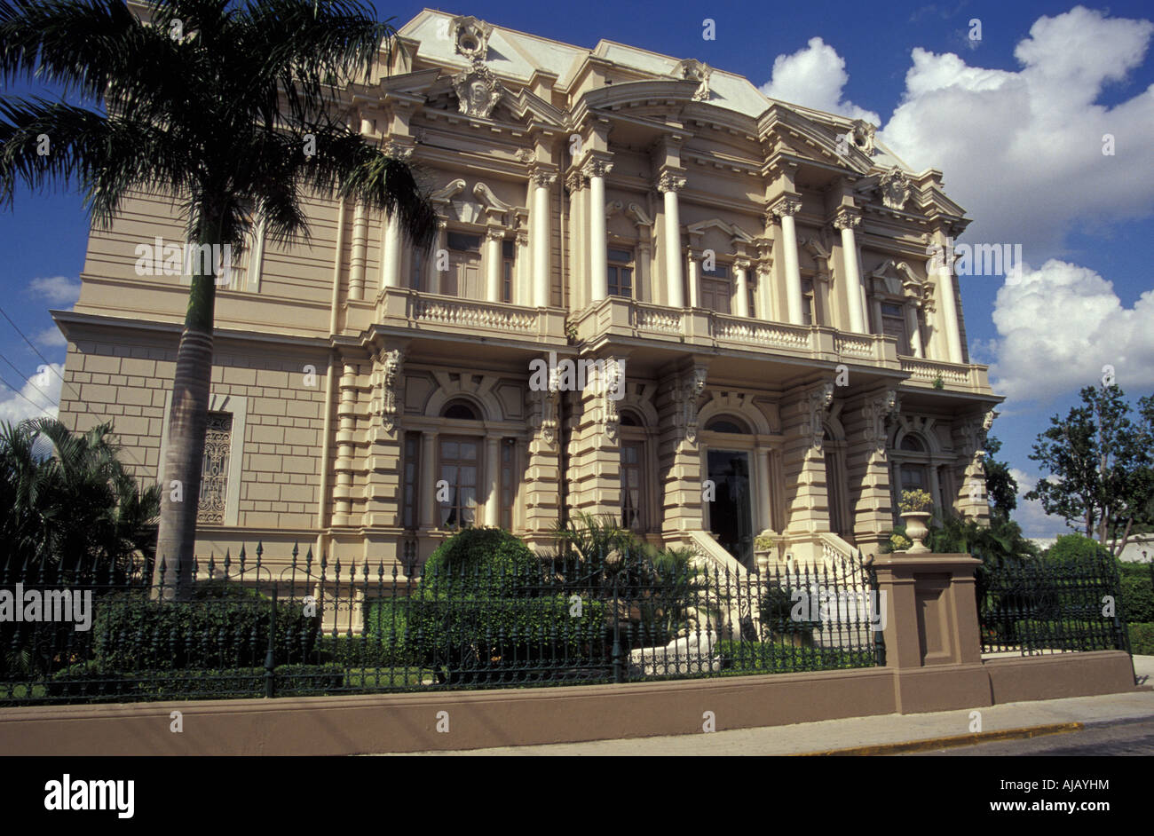 Le hall de style Renaissance italienne Palacio Canton sur le Paseo de Montejo de Mérida, Yucatán, Mexique Banque D'Images