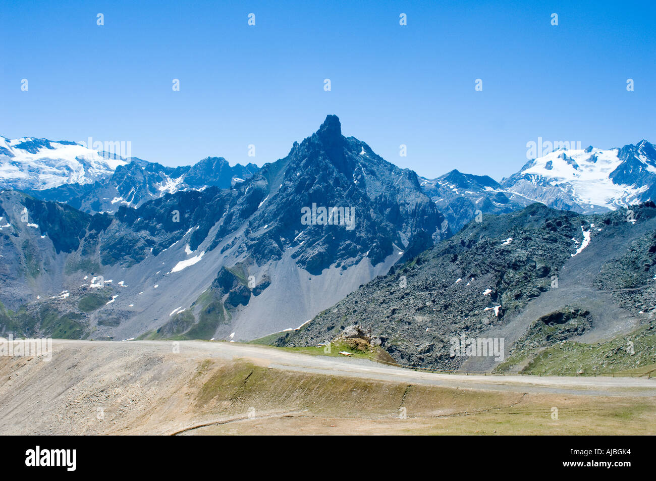 Vue du sommet de la Saulire audessus de la station de Courchevel 1850