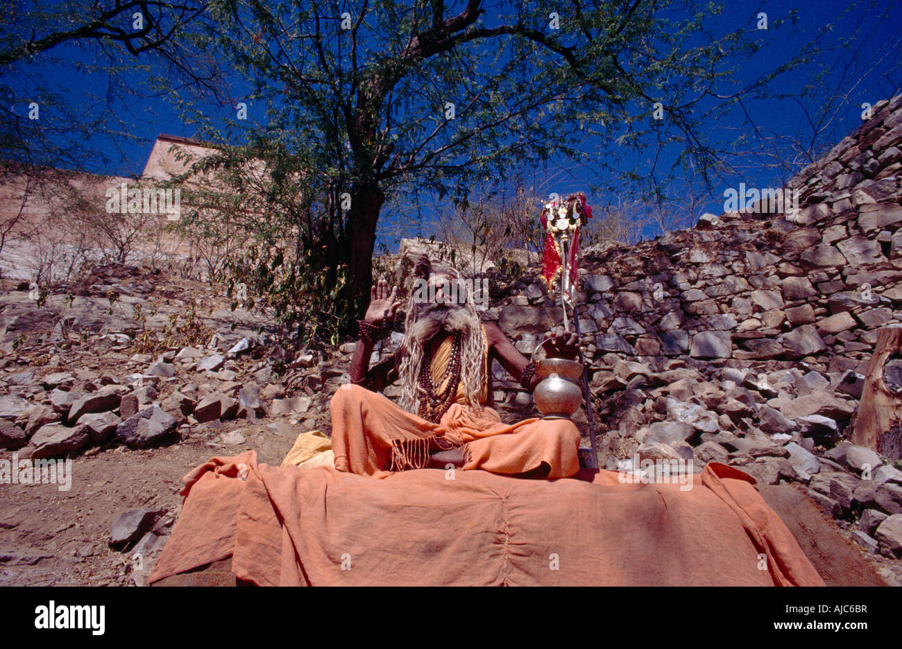 Jaipur Inde Amber Palace Sadhu (saint homme) avec Trident Banque D'Images