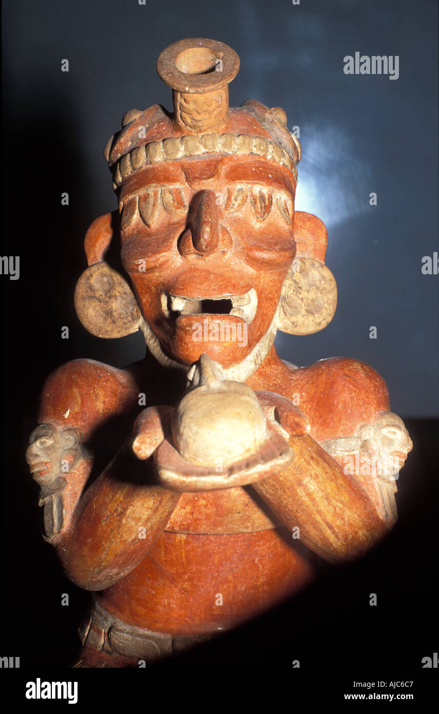 Les anciens Mayas, encensoir céramique Peten Guatemala Tikal effigie Banque D'Images