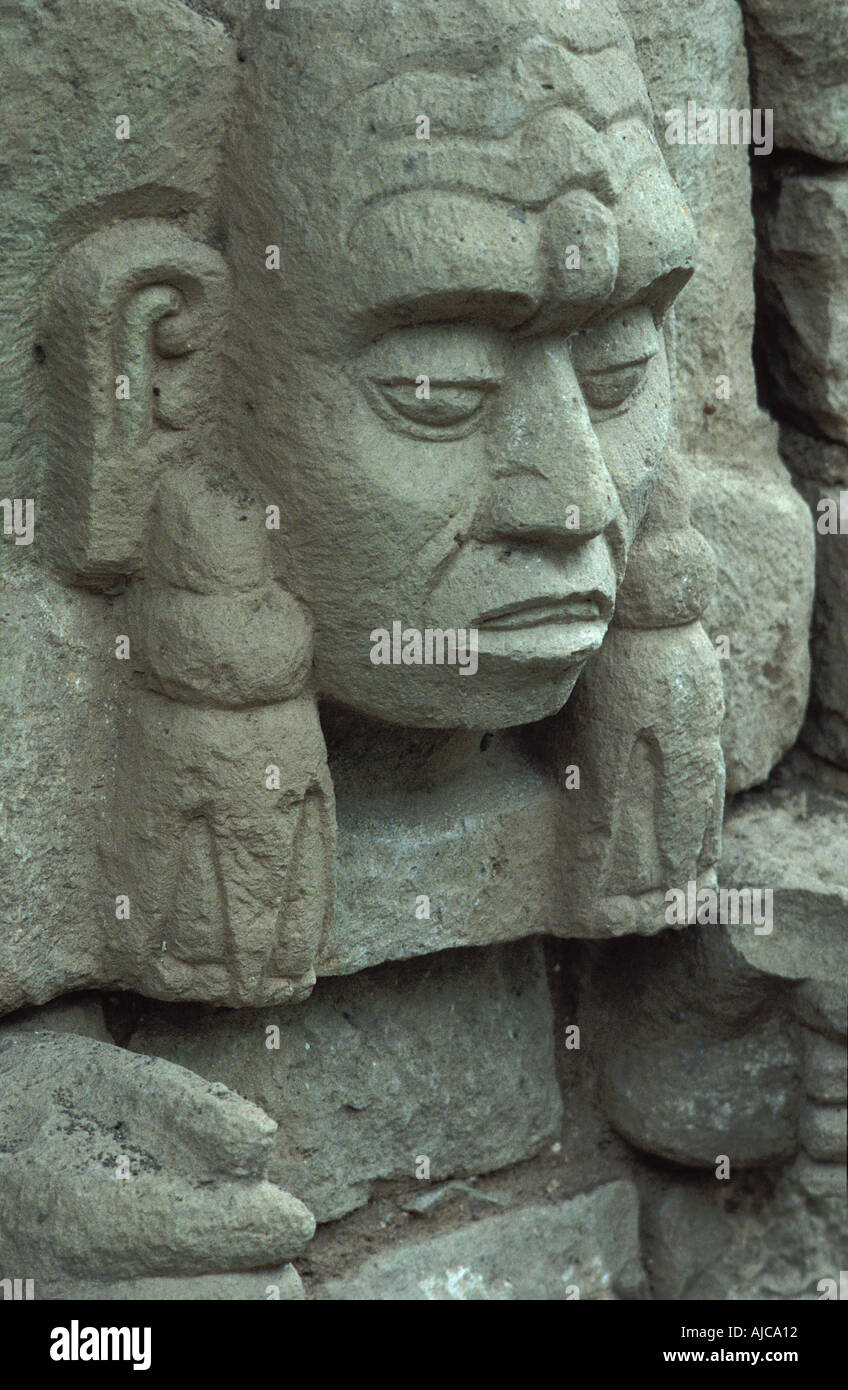 Sculptures sur pierre dans l'ancienne ville maya de Copan Honduras Banque D'Images