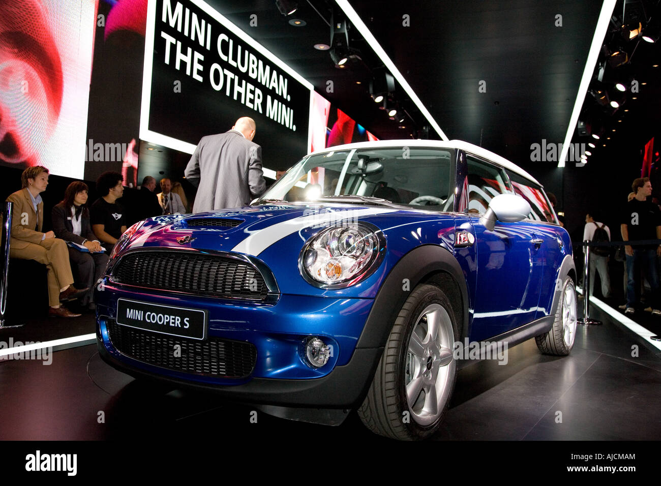 Mini Clubman d'être lancé à un Motor Show Banque D'Images