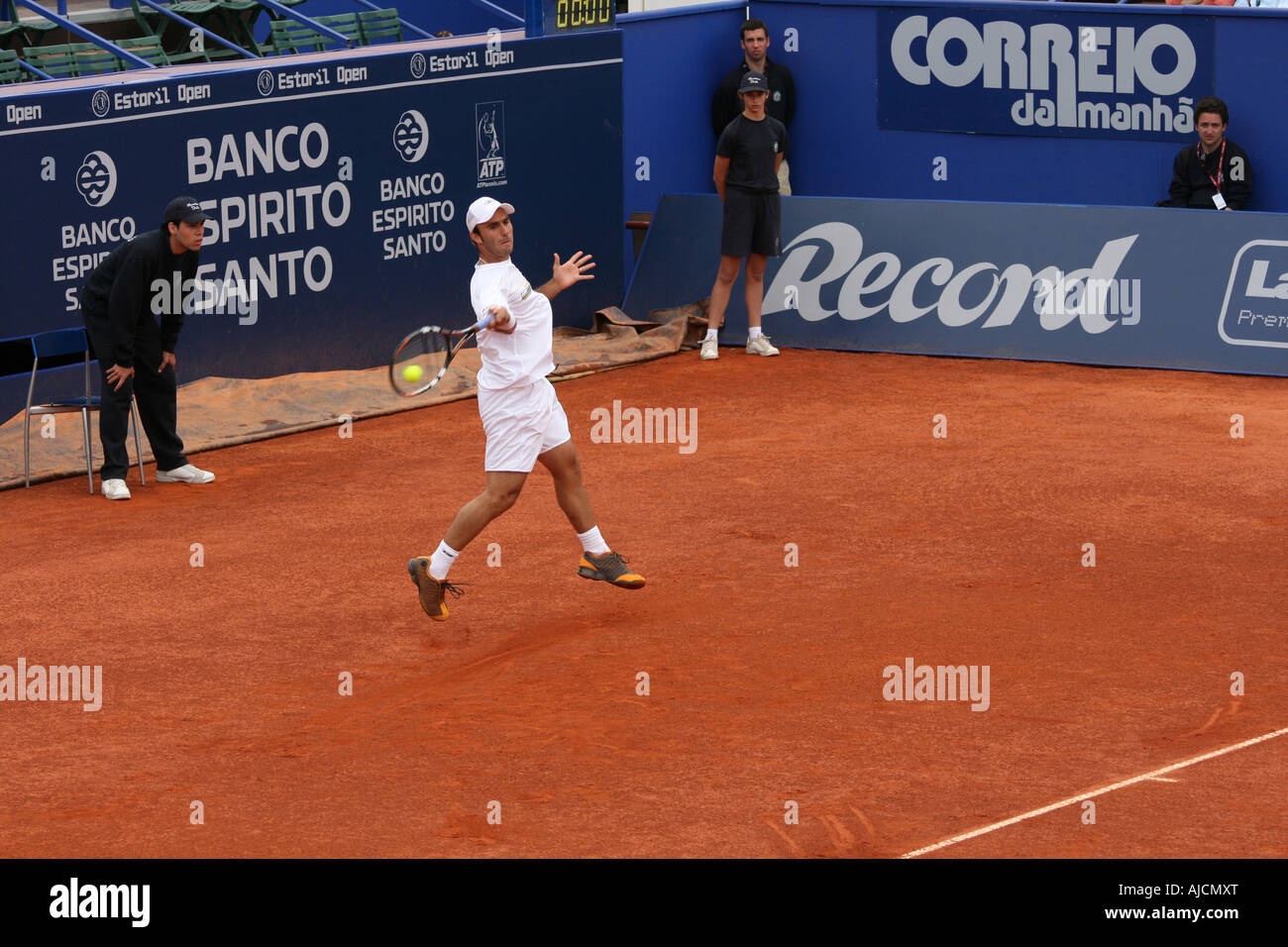 L'Estoril Open 2007 - 1er tour - qualification Sam Querrey vs Luis Horna Banque D'Images