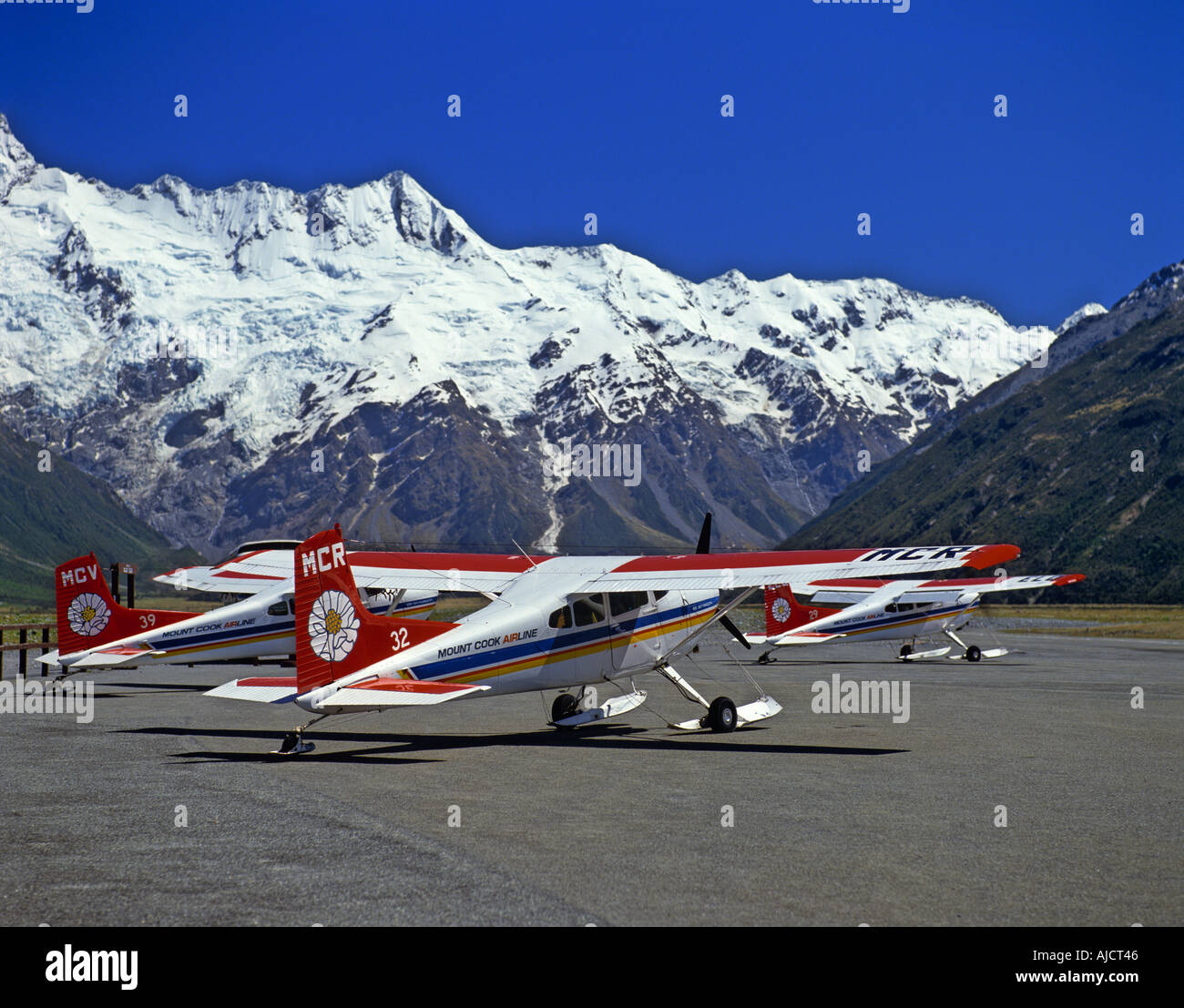 Mt Cook Airline Cessna206 avion sur ski dans l'aéroport de Mount Cook Nouvelle Zélande Banque D'Images