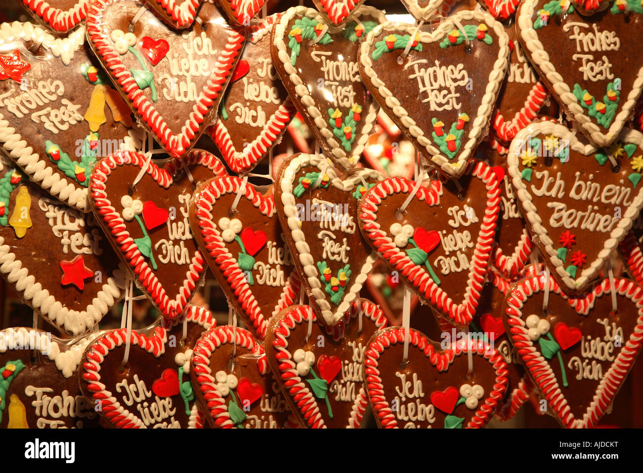 Breitscheidplatz Berlin Kurfuerstendamm Marché de Noël équitable Lebkuchen Herz Lebkuchenherz Gingerbread Heart Banque D'Images