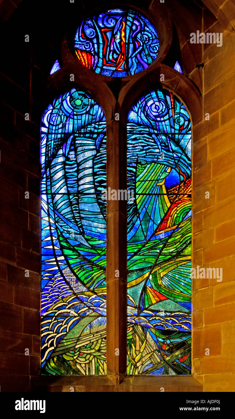 Norman Nicholson memorial fenêtre. Église de Saint George, Ulverston, Cumbria, Angleterre, Royaume-Uni, Europe. Banque D'Images