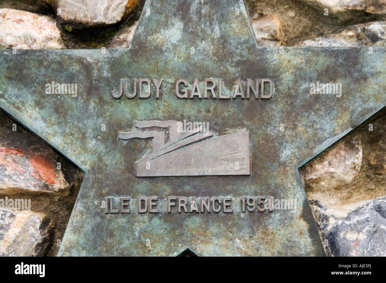 Étoile en laiton, commémorant, actrice américaine, chanteuse, Judy Garland, Danseuse, comédie musicale, rôles dramatiques, Carnegie Hall, star des enfants, L'assistant de Oz, 1939. Banque D'Images