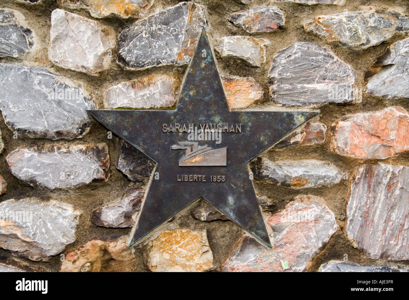 Étoile en laiton, commémoration, Sarah Vaughan, Sarah lois Vaughan, chanteuse de jazz américaine, Surnommé « Sassy », « The Divine One », Grammy Awards, NEA Jazz. Banque D'Images