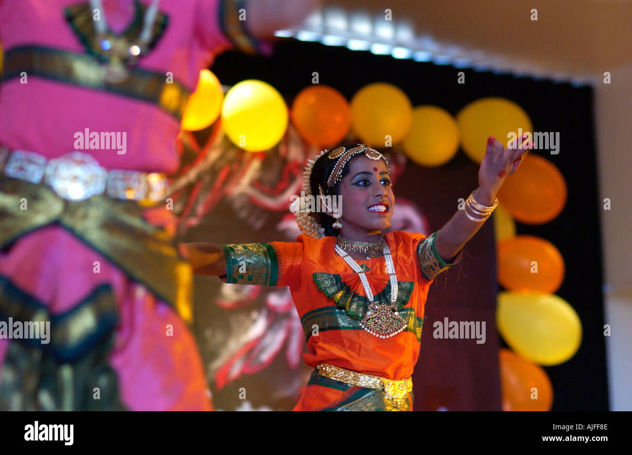 Danseuse indienne d'effectuer dans le cadre d'un festival Banque D'Images