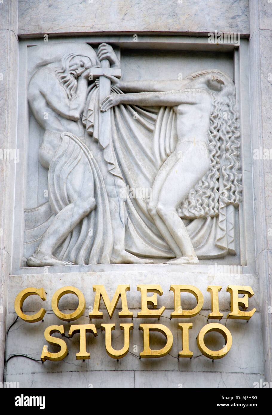 France Ile De France Paris Art Nouveau High-Relief Détails sur la façade de la Comedie Studio dans l'Avenue Montaigne Banque D'Images