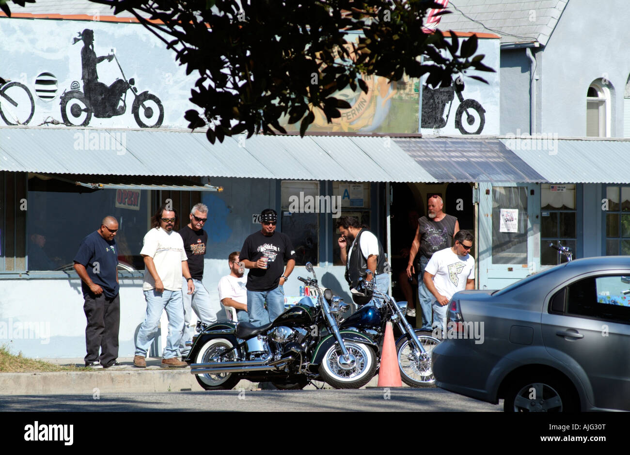 Rencontrez des motards en dehors de la Walker Cafe à Fermin Point à San Pedro en Californie USA Banque D'Images Rencontrez des motards en dehors de la Walker Cafe à Fermin Point à San Pedro en Californie USA Banque D'Images