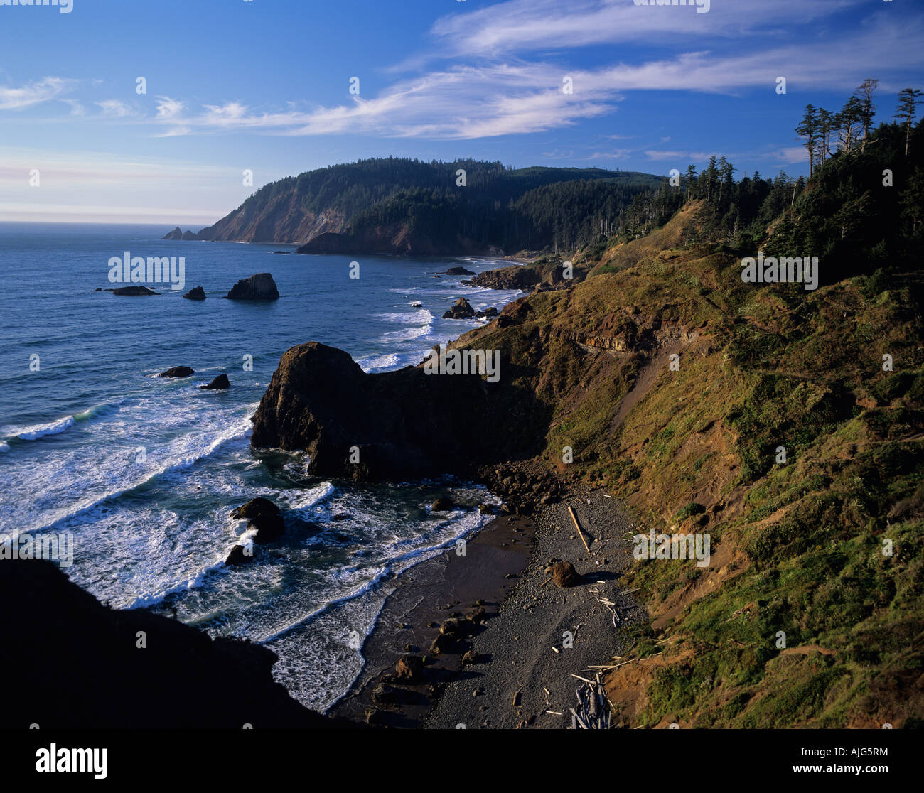 Le nord de l'Oregon Coast Parc d'état d'Ecola coucher du soleil la lumière avec des formations de roche plage nord littoral à la Oregon State USA Banque D'Images