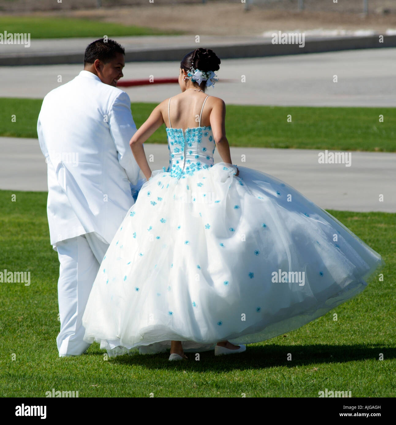 Robe de mariée blanche et bleu hotsell