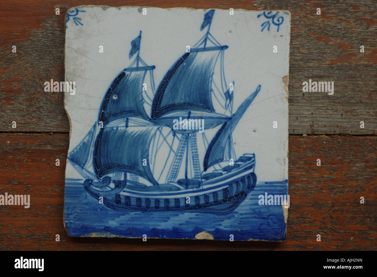 Navire à voile bleu carreaux peints Banque D'Images