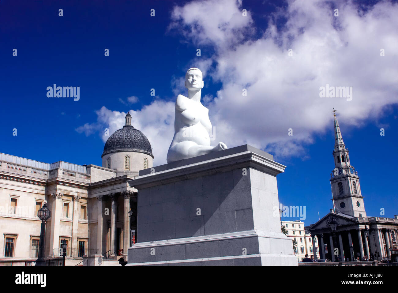 Marc Quinns statue d'Alison hdb enceinte à Trafalgar Square en septembre 2005 Banque D'Images