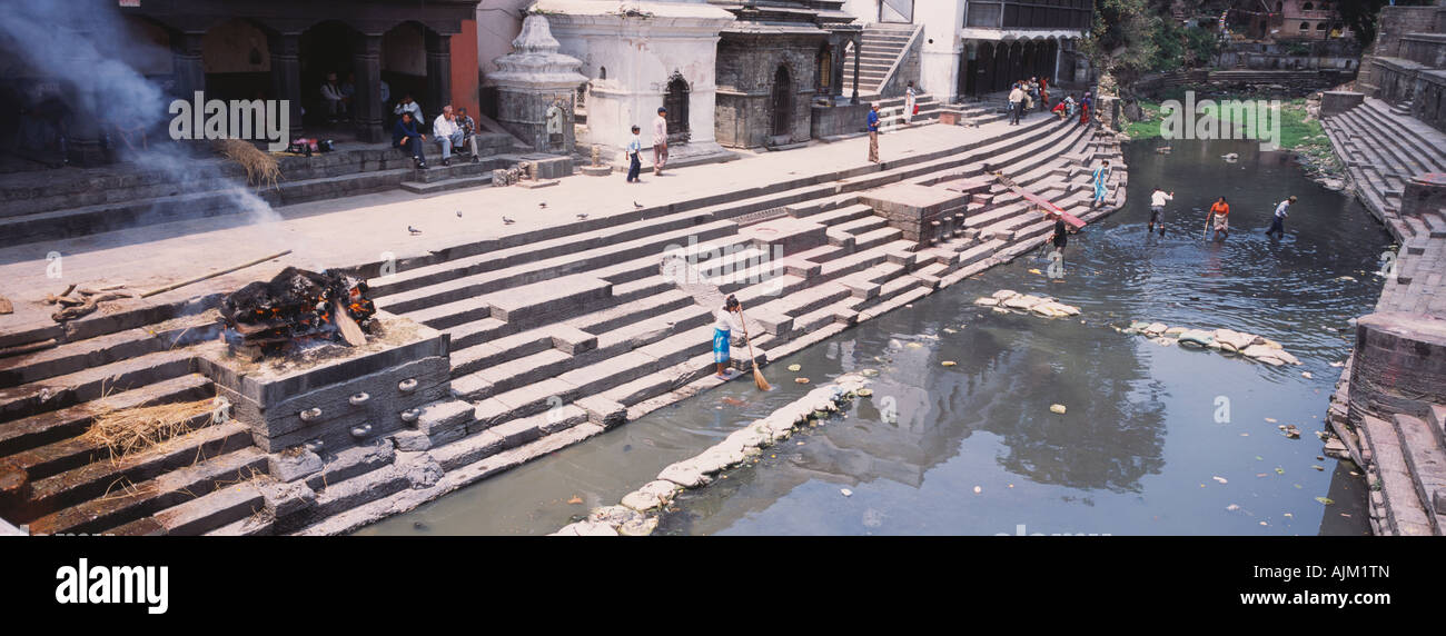 Temple de Pashupatinath, la rivière Bagmati ghats, Népal Banque D'Images