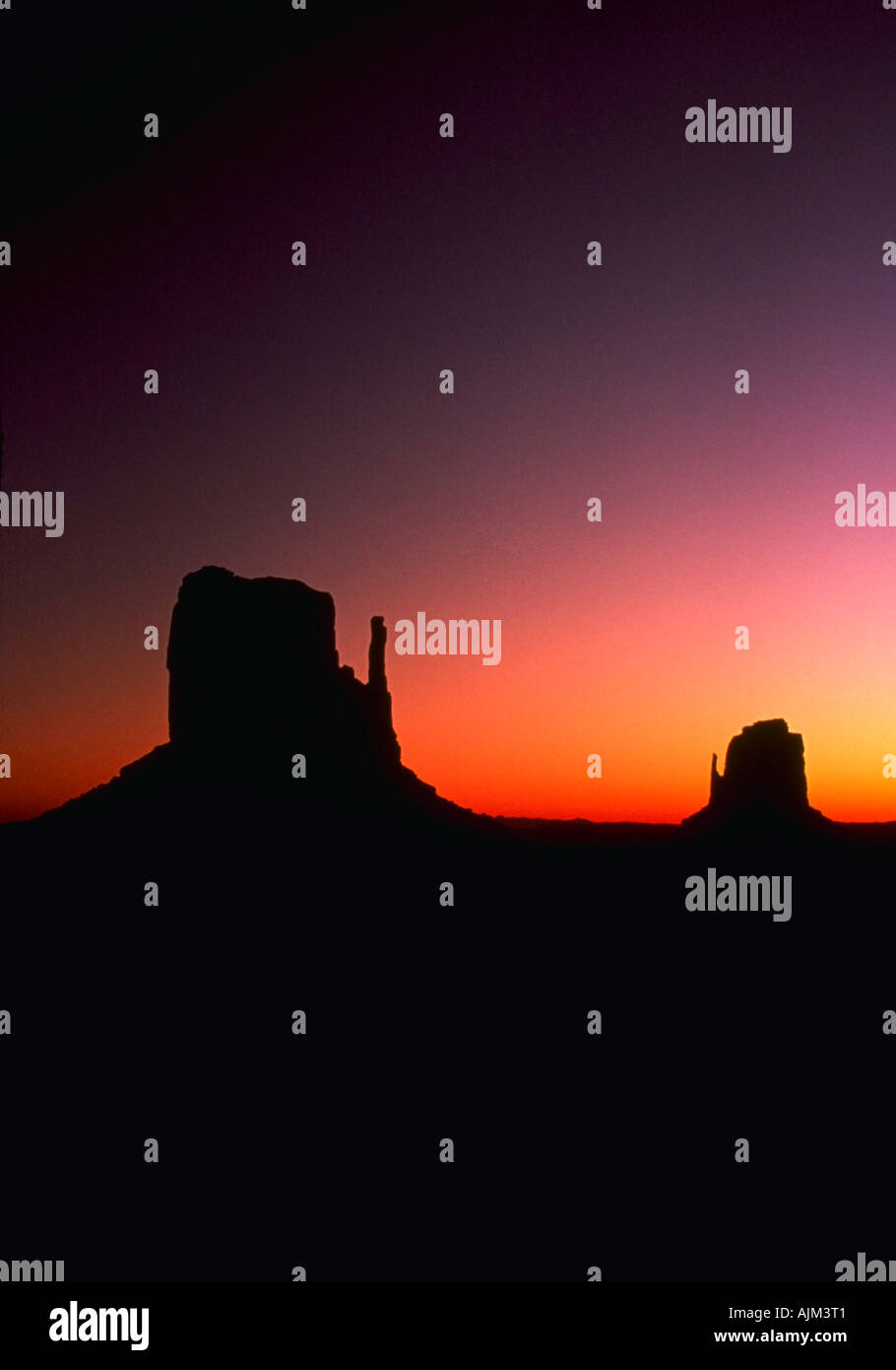 Lever de soleil à Monument Valley Navajo Nation Arizona Banque D'Images