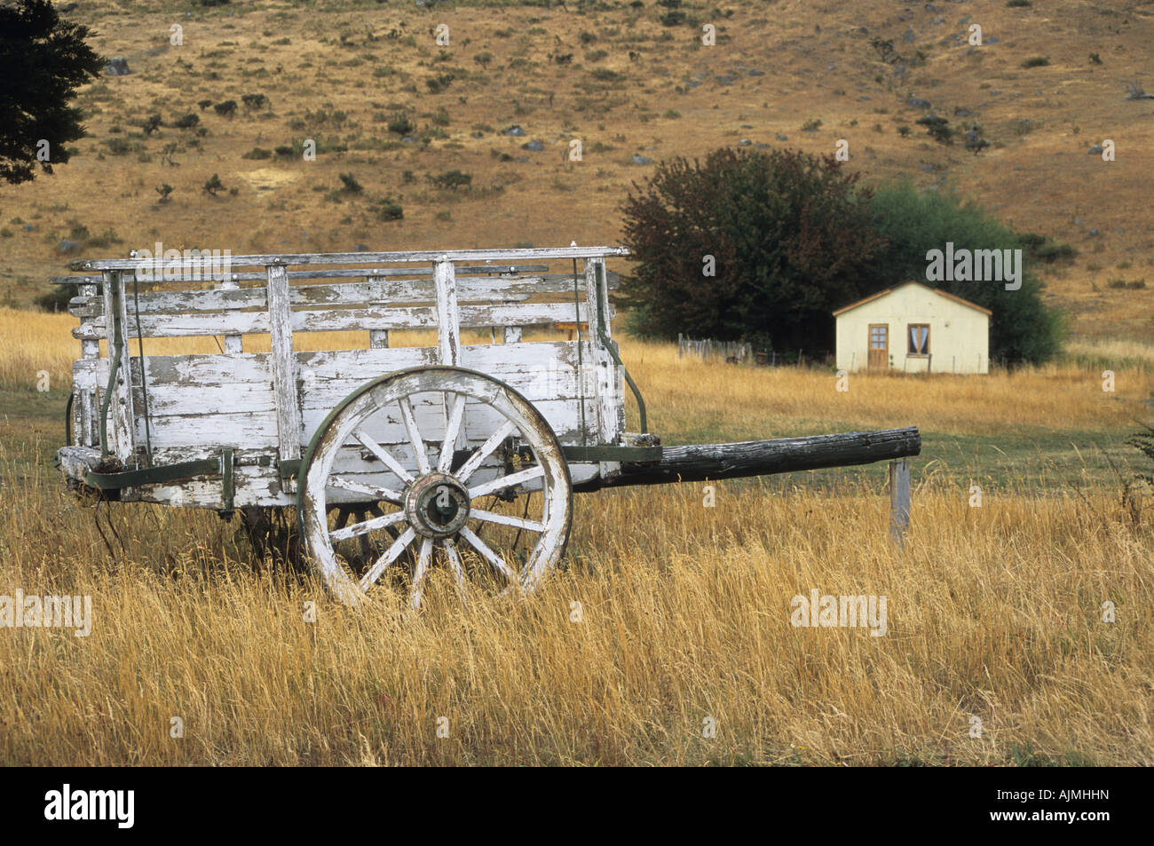 Old fashioned abandonnés panier sur l'Estancia Nibepo Aike, près d'El Calafate, en Patagonie, Argentine Banque D'Images