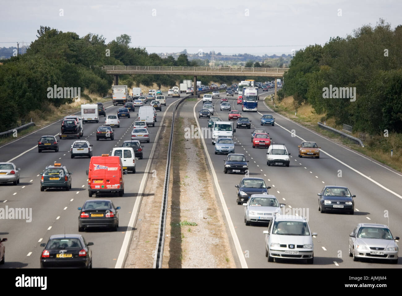 Le trafic lourd sur l'autoroute M5 sur vacances de banque près de Cheltenham UK Banque D'Images