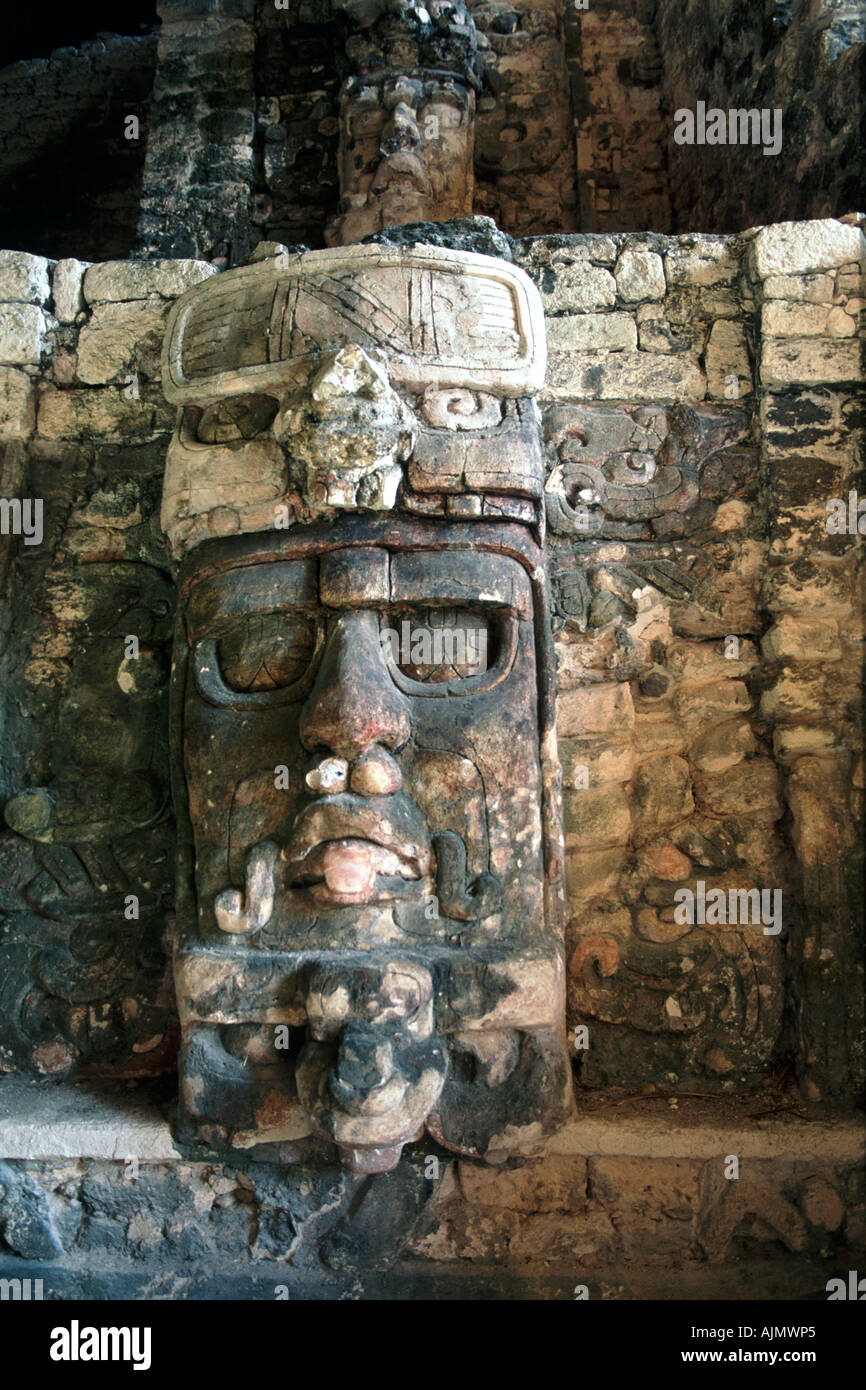 La pyramide des masques au Kohunlich ruines du Mexique Chetumal Yucatan. Banque D'Images