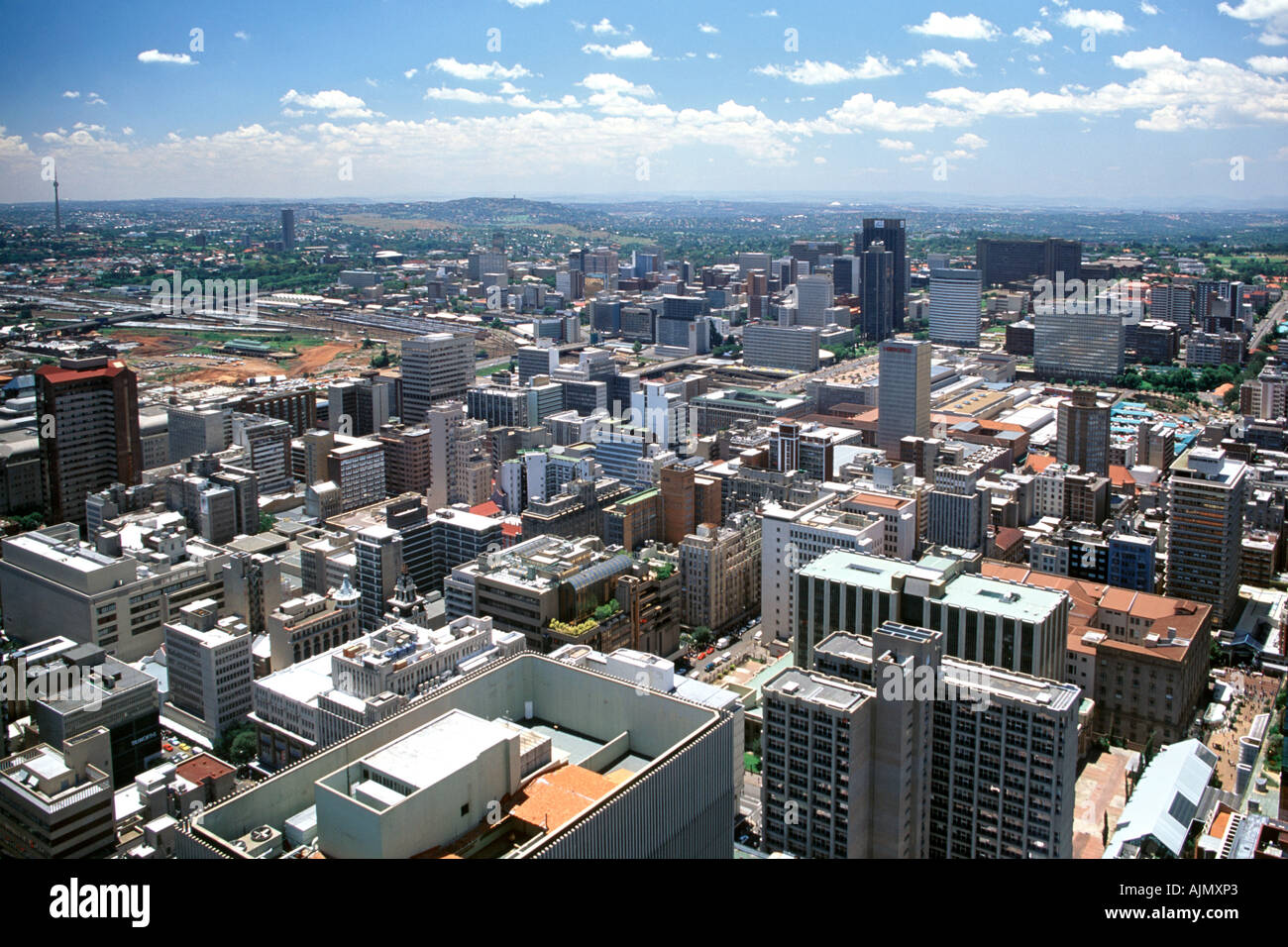 Vue nord-ouest sur la ville de Johannesburg, du haut de la Carlton Centre en Afrique du Sud. Banque D'Images